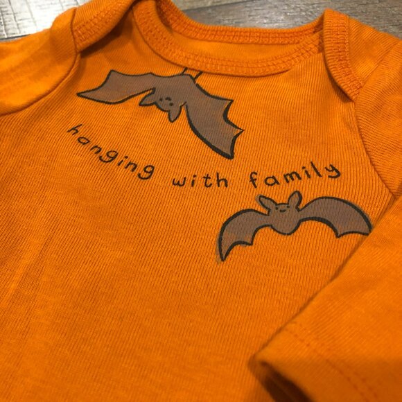 Carter's Unisex Baby 2-Pc 'Hanging with Family' Top and Bottom Set 9 months - Picture 3 of 3